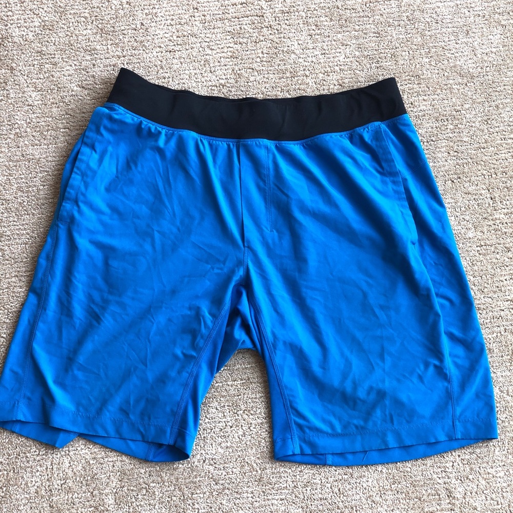 Lululemon Large,liner-less, 9” shorts